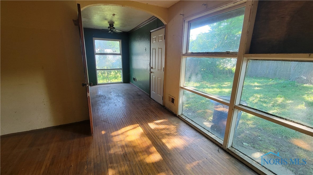 642 Ranch Drive Toledo, OH 43607 - Photo 2 of 18 Gallery Image 2