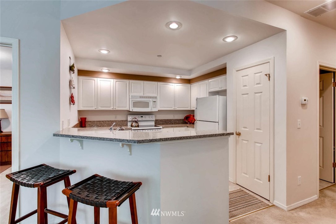 714 228th Street Southwest, Unit O102 Bothell, WA 98021 - Photo 8 of 22 Gallery Image 8