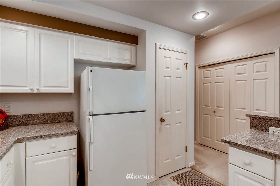 714 228th Street Southwest, Unit O102 Bothell, WA 98021 - Photo 10 of 22 Gallery Image 10