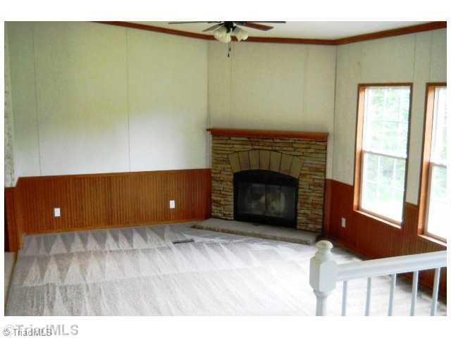 435 Oak Ridge Drive King, NC 27021 - Photo 9 of 14 Interior Space/Layout.