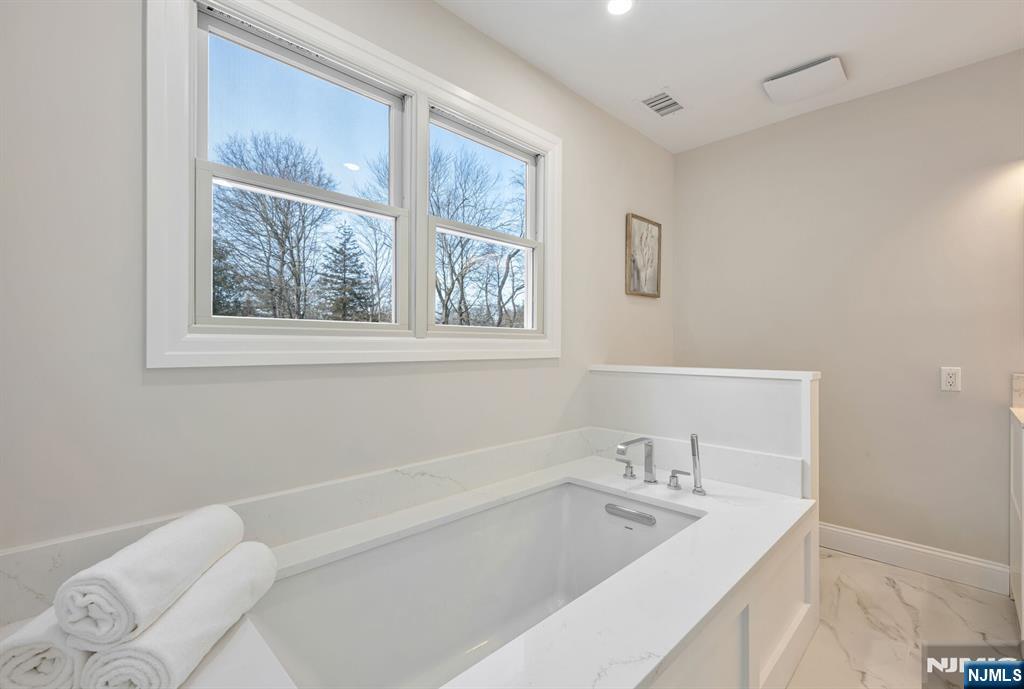 35 Lloyd Road Ho-Ho-Kus, NJ 07423 - Photo 16 of 28