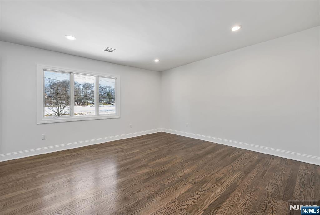 35 Lloyd Road Ho-Ho-Kus, NJ 07423 - Photo 17 of 28