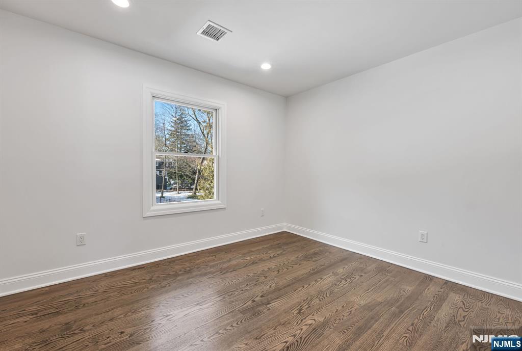 35 Lloyd Road Ho-Ho-Kus, NJ 07423 - Photo 18 of 28