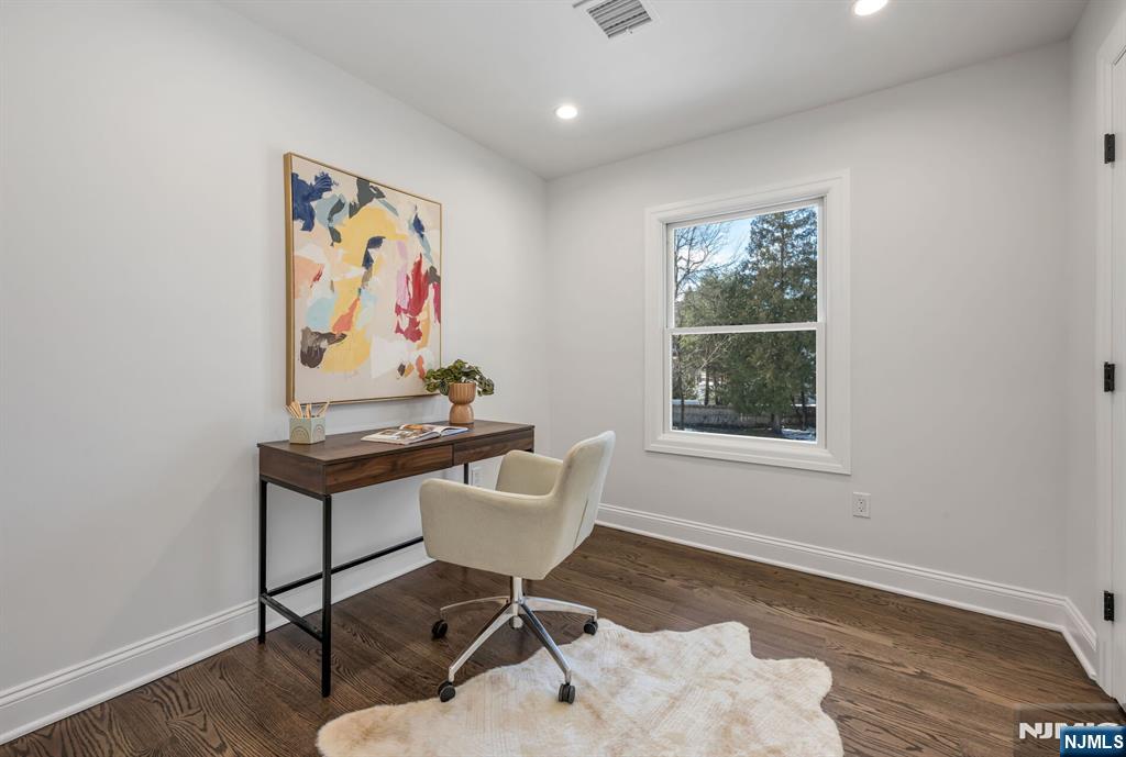 35 Lloyd Road Ho-Ho-Kus, NJ 07423 - Photo 20 of 28