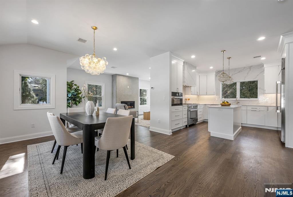 35 Lloyd Road Ho-Ho-Kus, NJ 07423 - Photo 2 of 28