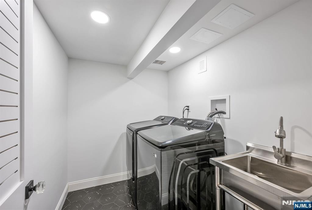 35 Lloyd Road Ho-Ho-Kus, NJ 07423 - Photo 24 of 28