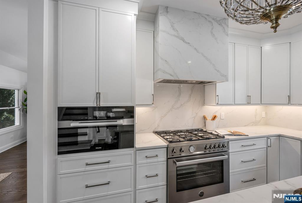 35 Lloyd Road Ho-Ho-Kus, NJ 07423 - Photo 6 of 28