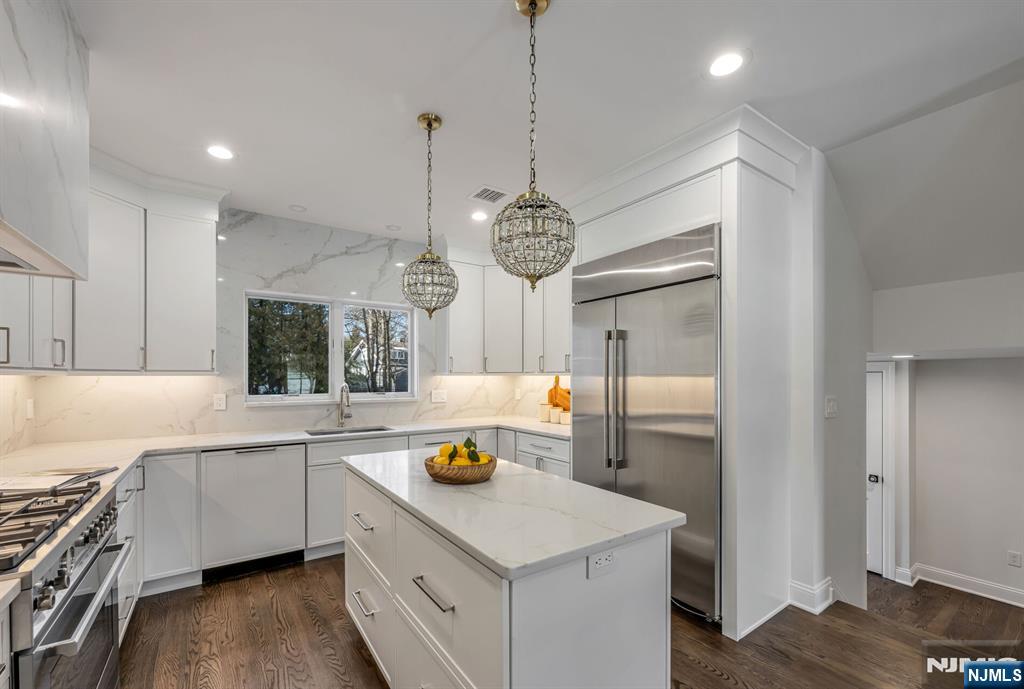 35 Lloyd Road Ho-Ho-Kus, NJ 07423 - Photo 7 of 28