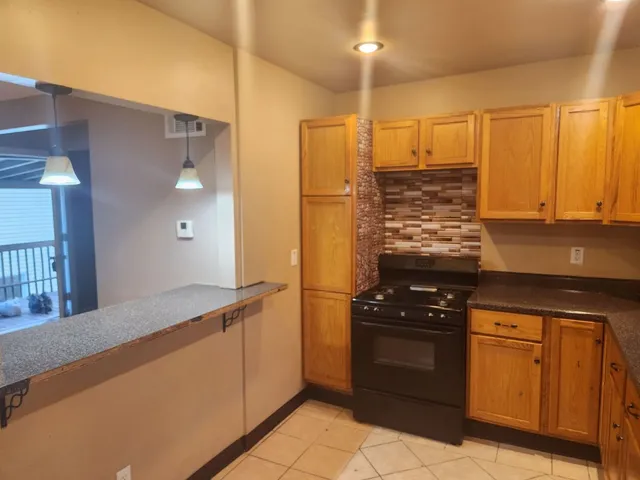 $1,700 | 208 South Illinois Street, Unit 2, Joliet, IL 60436