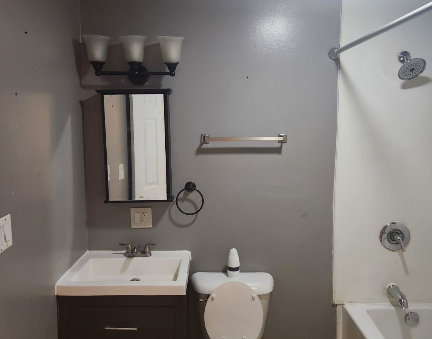 208 South Illinois Street, Unit 2 Joliet, IL 60436 - Photo 8 of 10