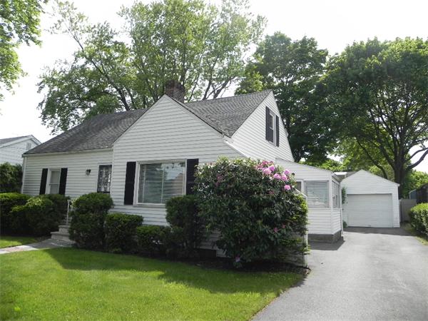 18 Canterbury Road Marblehead, MA 01945 - Photo 1 of 5 Gallery Image 1