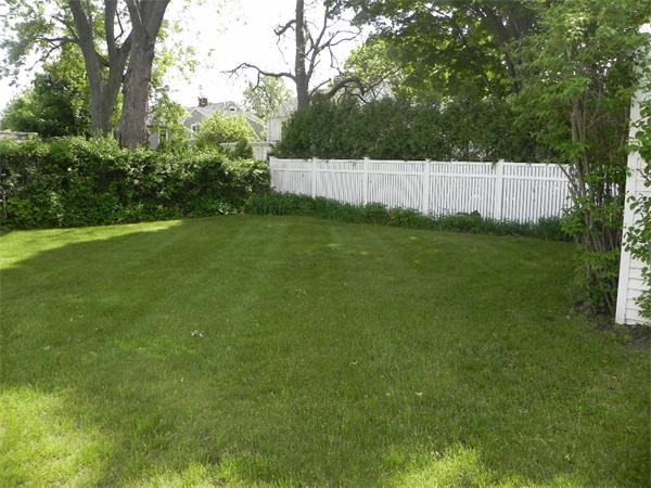 18 Canterbury Road Marblehead, MA 01945 - Photo 3 of 5 Gallery Image 3