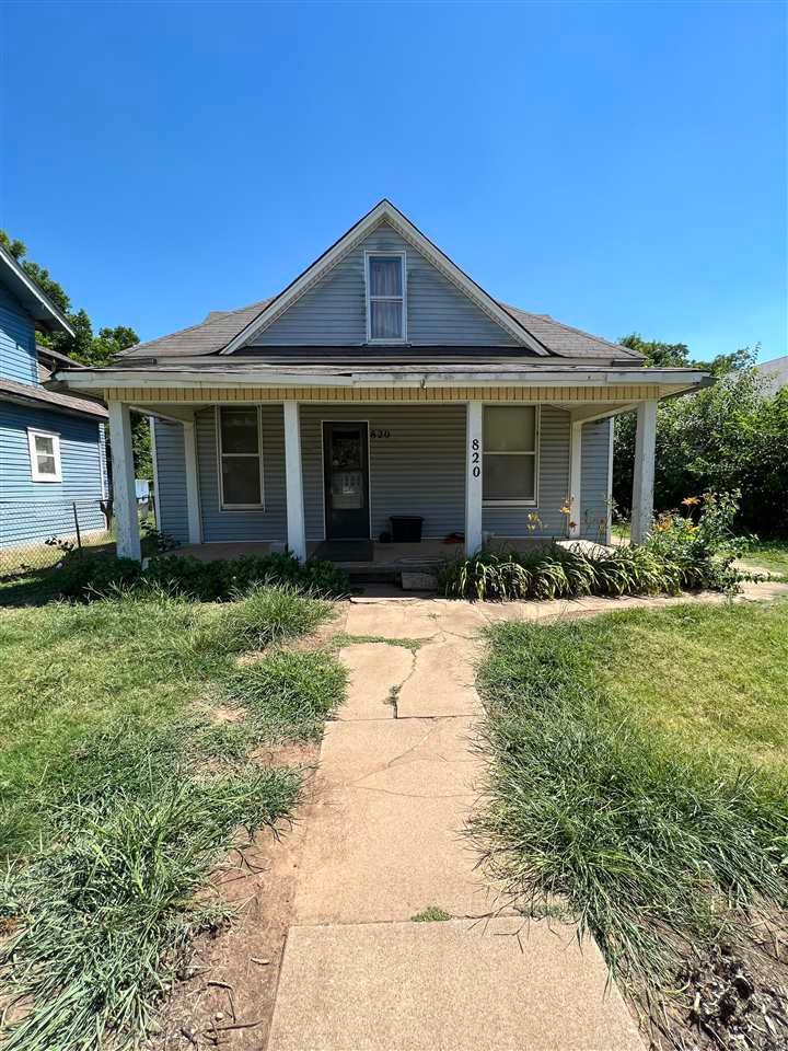 820 Cedar Street Perry, OK 73077 - Photo 1 of 9 Gallery Image 1