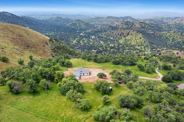 $685,000 | 28383 Shady Oaks Road, Clovis, CA 93619