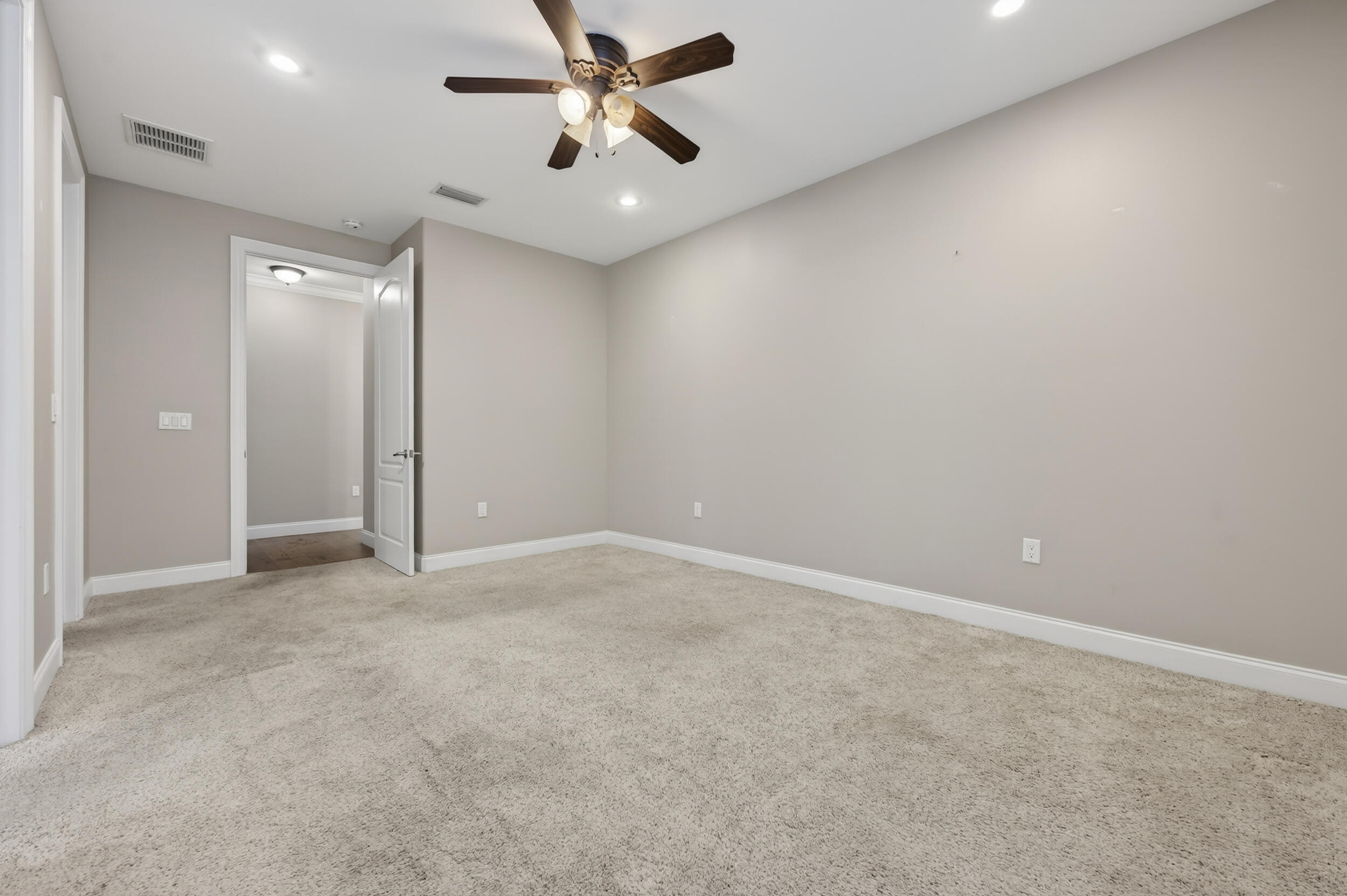 106 Arrowhead Way Niceville, FL 32578 - Photo 20 of 39 an empty room with closet and windows