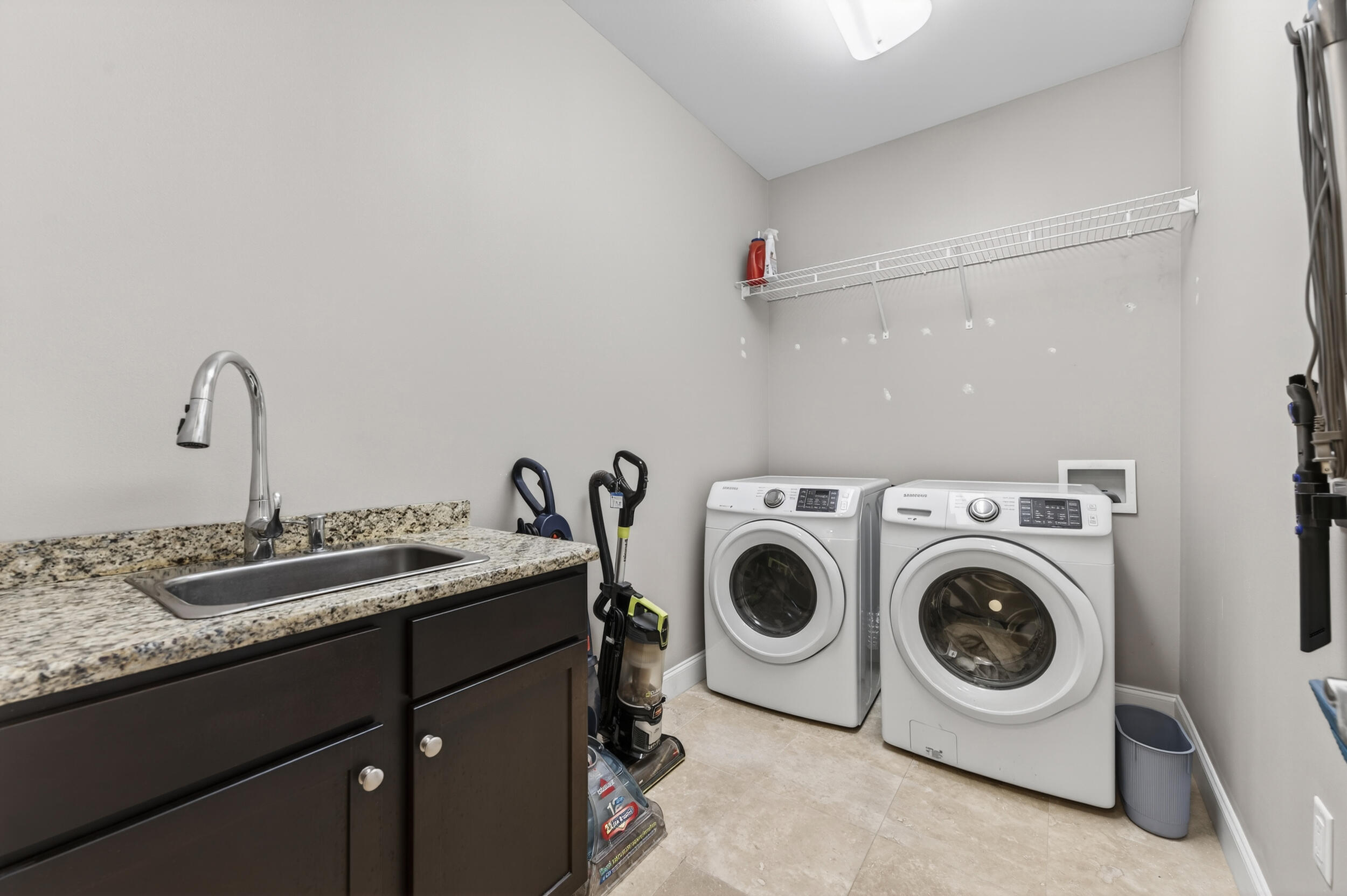 106 Arrowhead Way Niceville, FL 32578 - Photo 24 of 39 a utility room with dryer and washer