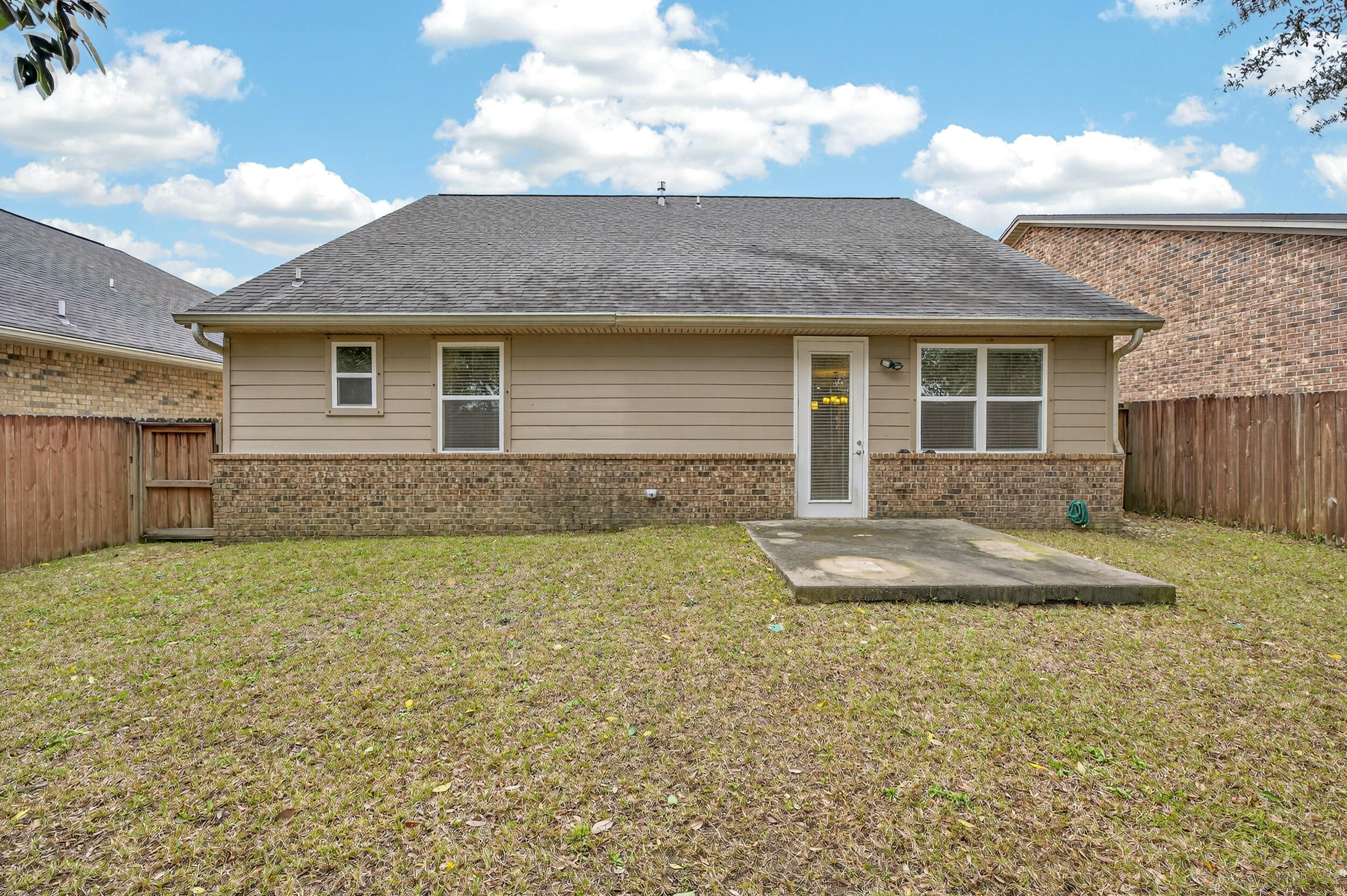 106 Arrowhead Way Niceville, FL 32578 - Photo 37 of 39 a front view of house with yard