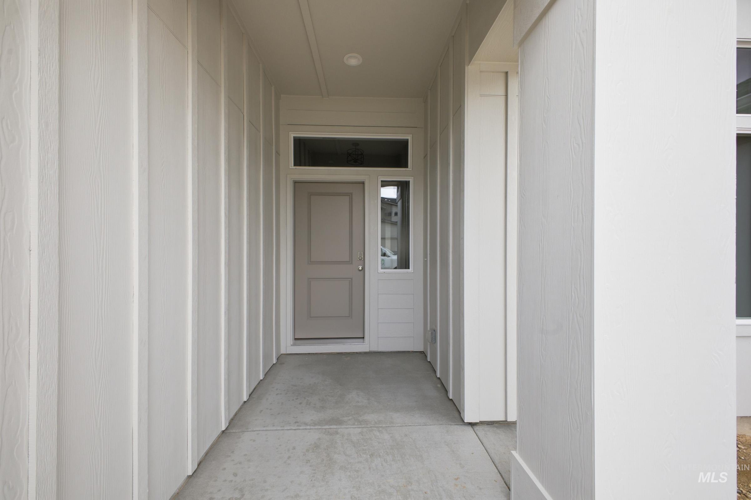 5293 South Memory Avenue Meridian, ID 83642 - Photo 2 of 24 Property entrance