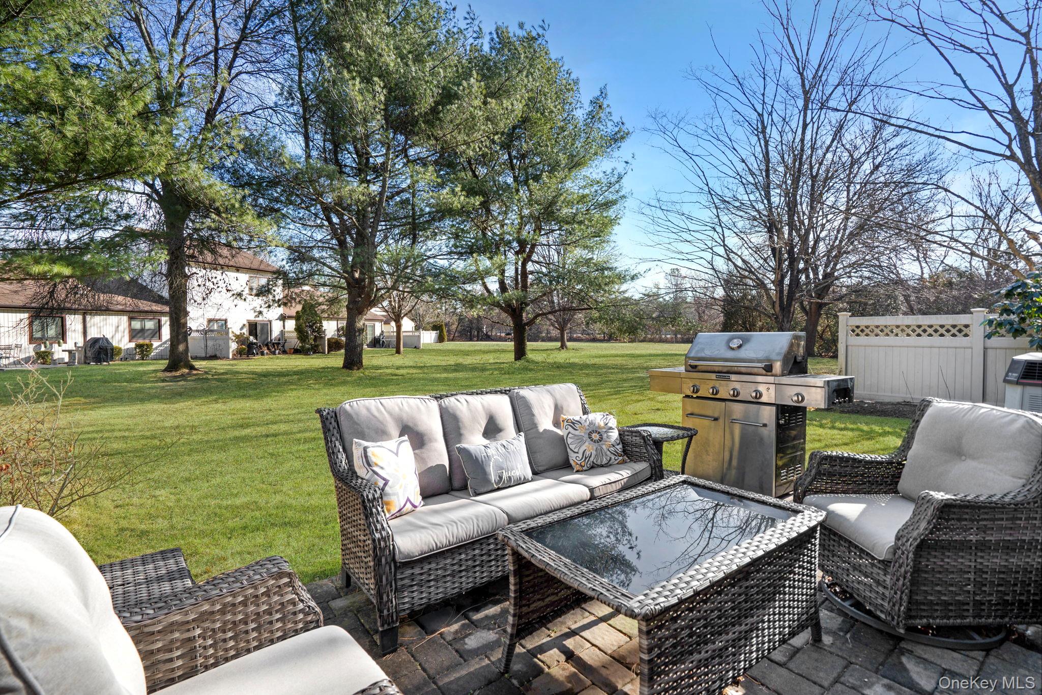 36 Blue Point Road East Holtsville, NY 11742 - Photo 3 of 14