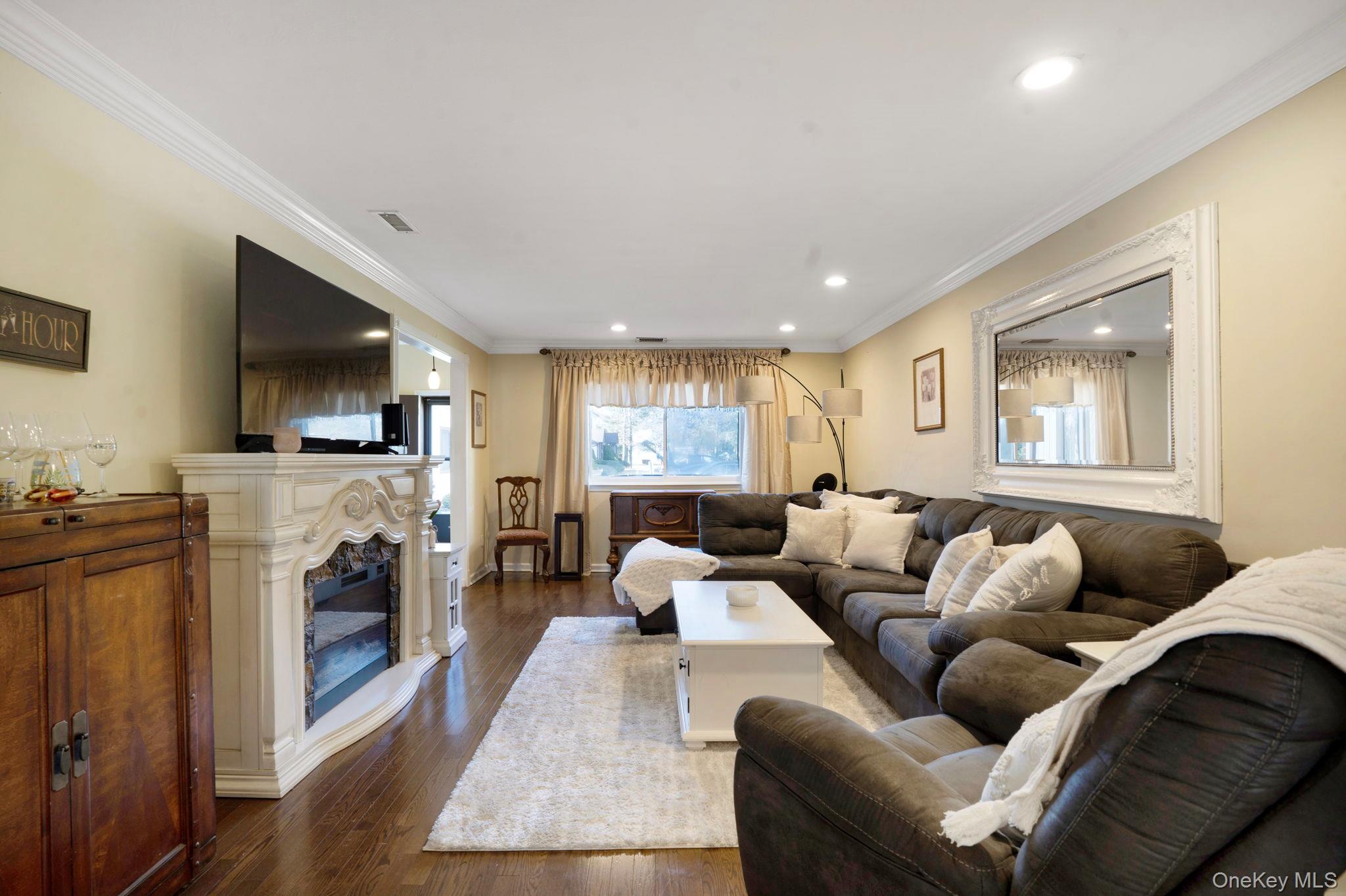 36 Blue Point Road East Holtsville, NY 11742 - Photo 7 of 14