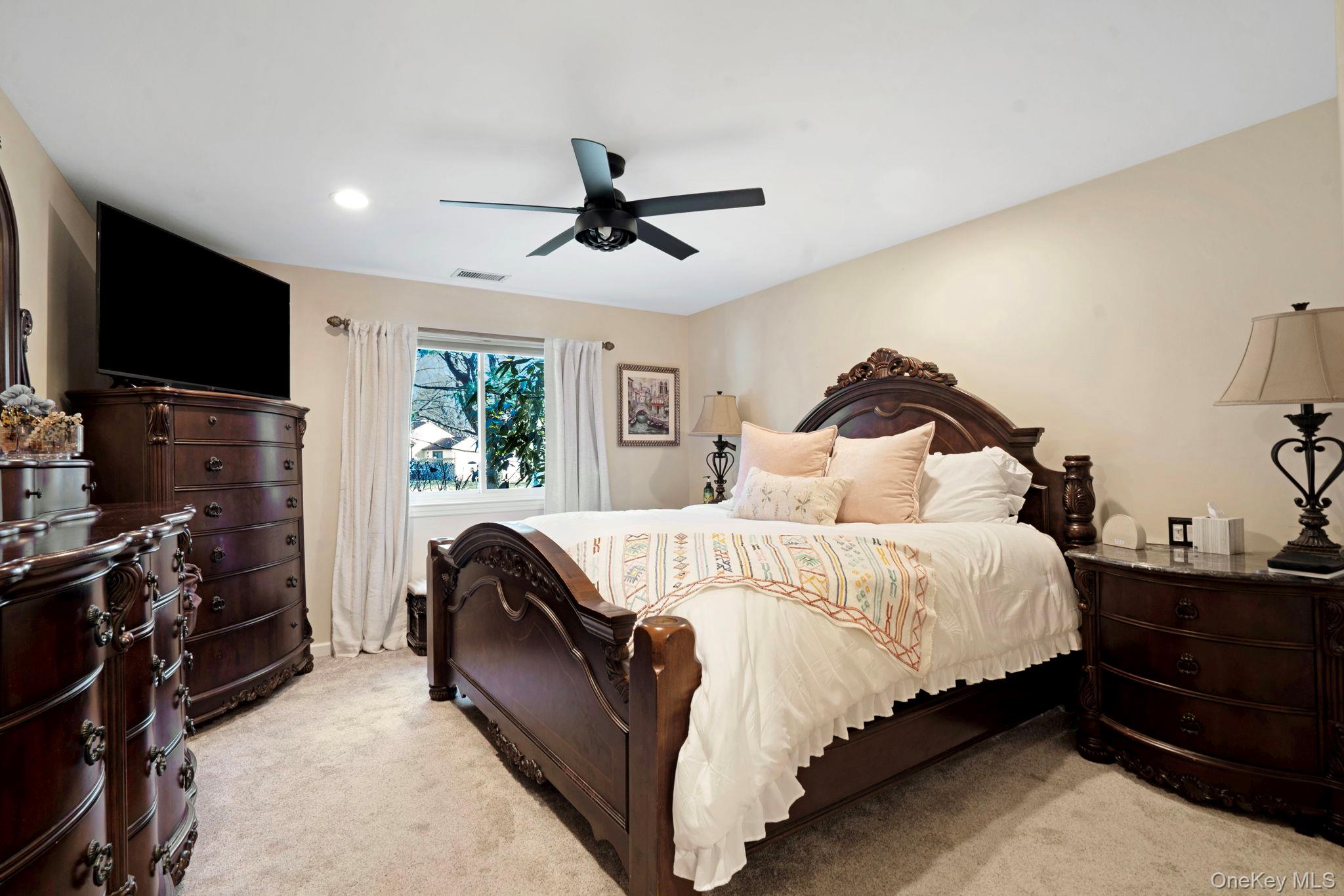 36 Blue Point Road East Holtsville, NY 11742 - Photo 10 of 14