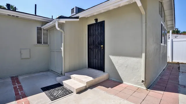 $865,000 | 15841 Marlin Place, Van Nuys, CA 91406