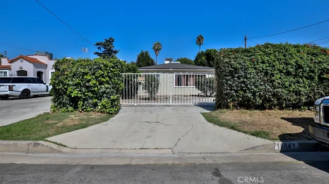 $865,000 | 15841 Marlin Place, Van Nuys, CA 91406