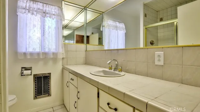 $865,000 | 15841 Marlin Place, Van Nuys, CA 91406