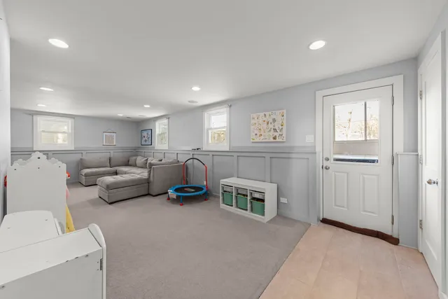 $475,000 | 425 Wakeman Avenue, Wheaton, IL 60187