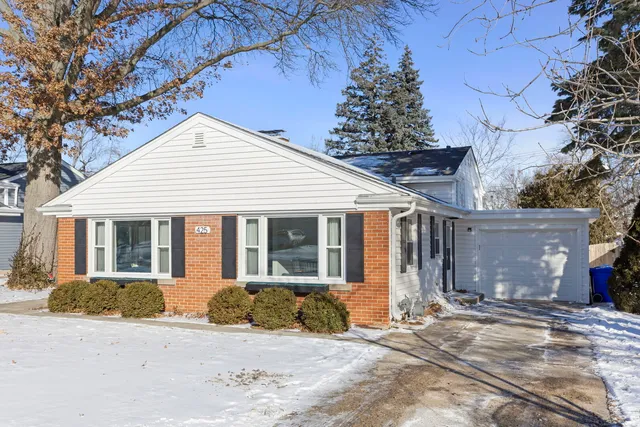 $475,000 | 425 Wakeman Avenue, Wheaton, IL 60187