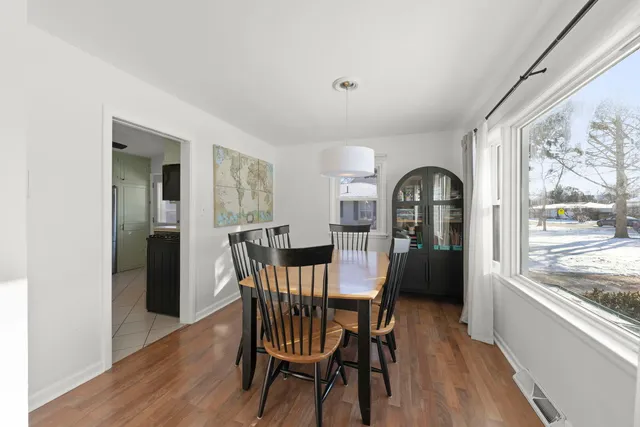 $475,000 | 425 Wakeman Avenue, Wheaton, IL 60187