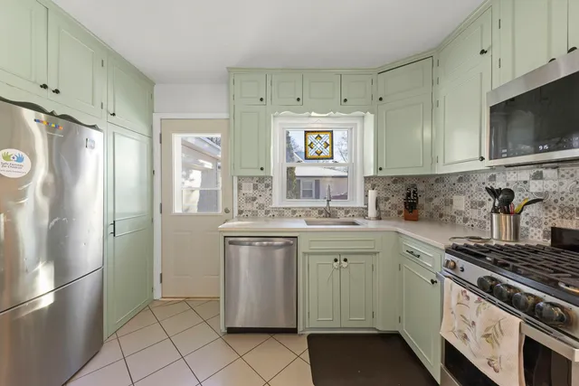 $475,000 | 425 Wakeman Avenue, Wheaton, IL 60187