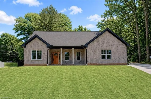 2410 Sedalia Drive, Clemmons, NC 27012