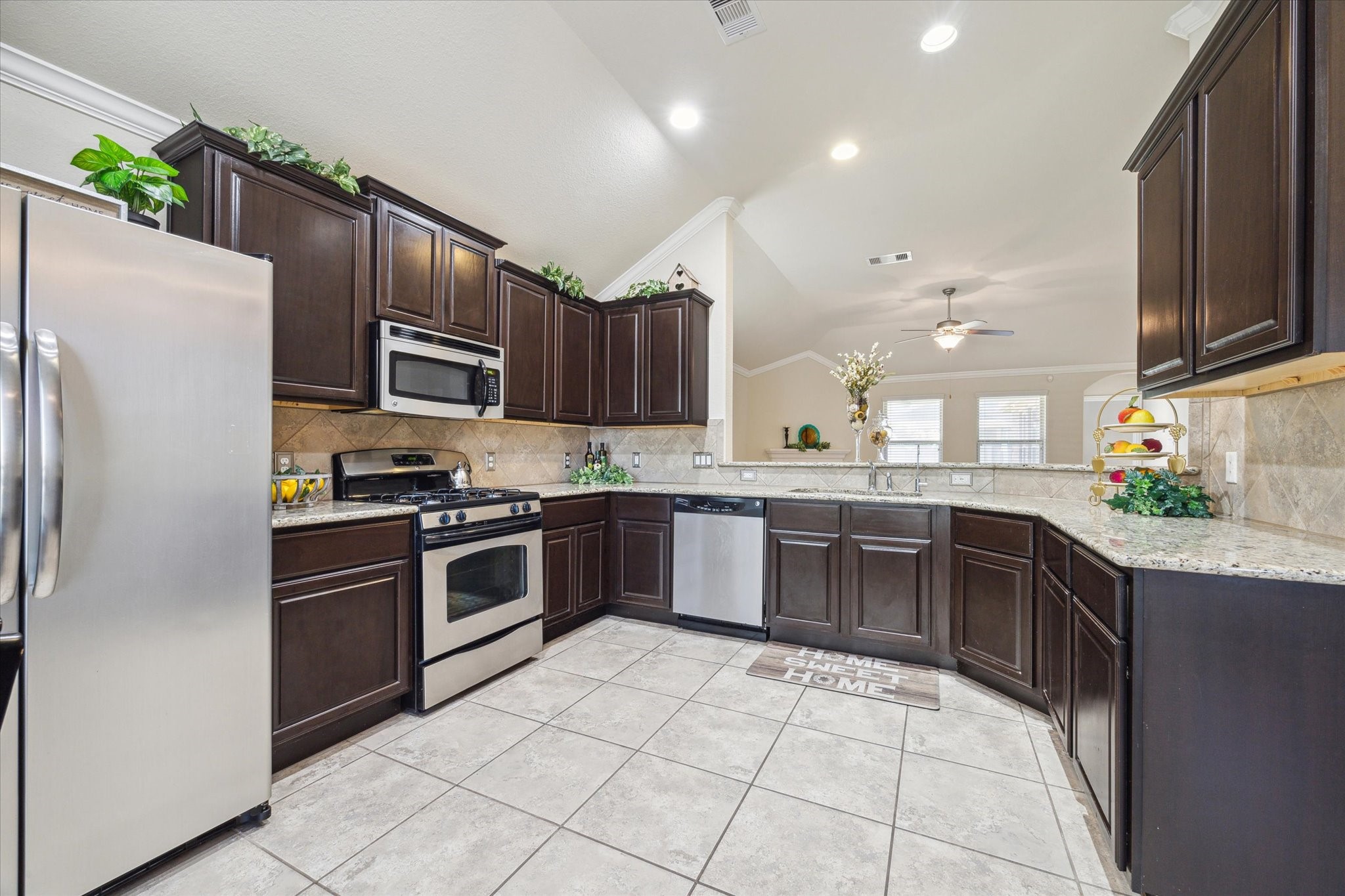 5213 Kendall Glen Court Rosharon, TX 77583 - Photo 2 of 11