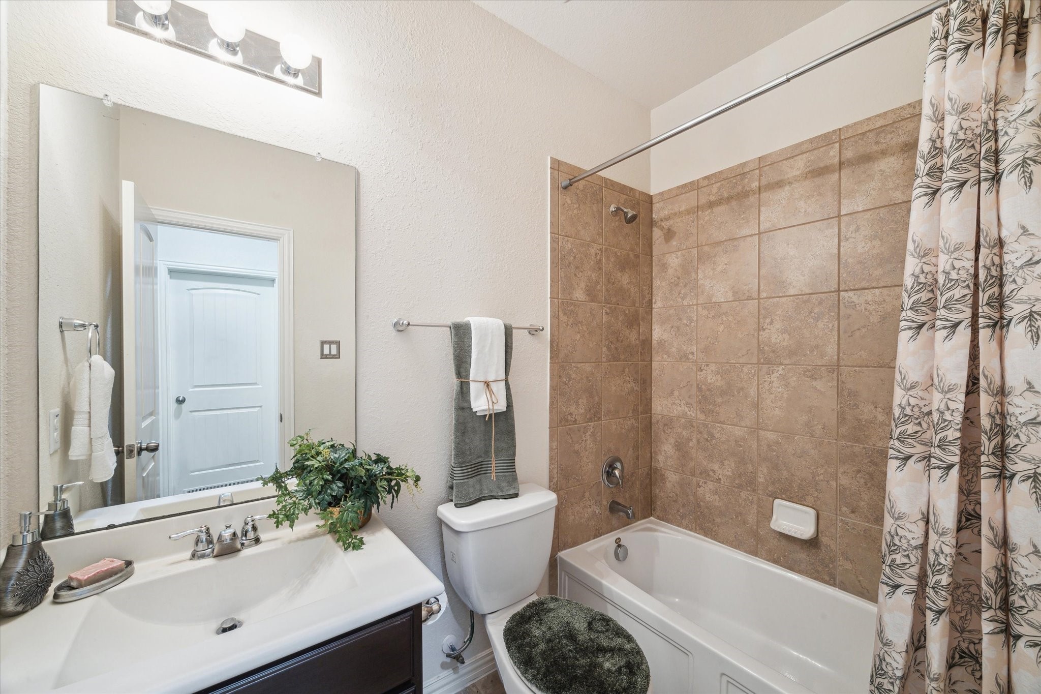 5213 Kendall Glen Court Rosharon, TX 77583 - Photo 8 of 11