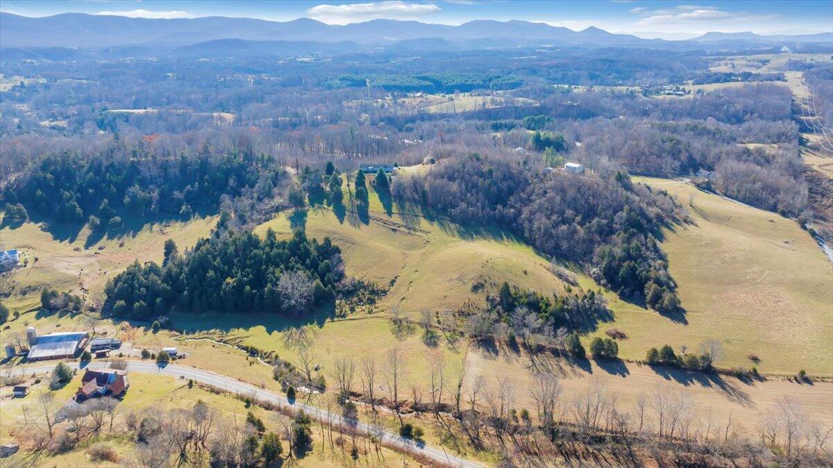 242 Trevey Road Buchanan, VA 24066 - Photo 87 of 126 85-DJI_20231123100317_0029_D_MIB