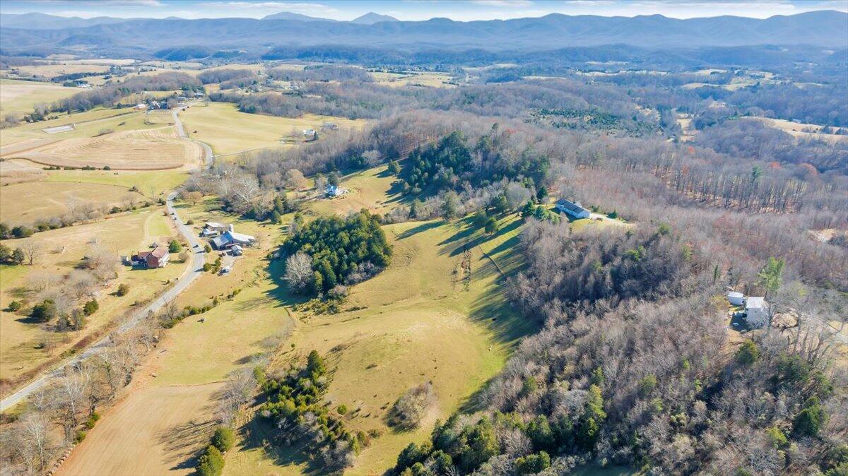 242 Trevey Road Buchanan, VA 24066 - Photo 90 of 126 88-DJI_20231123100406_0032_D_MIB