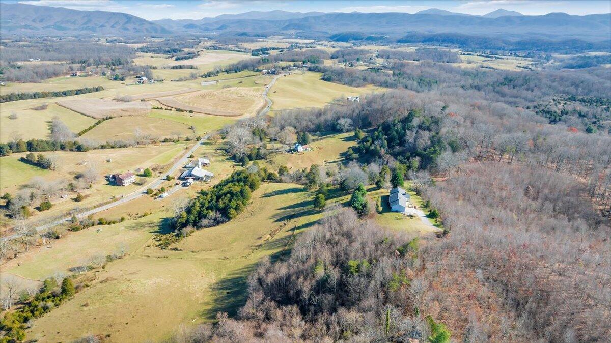 242 Trevey Road Buchanan, VA 24066 - Photo 91 of 126 89-DJI_20231123100427_0033_D_MIB