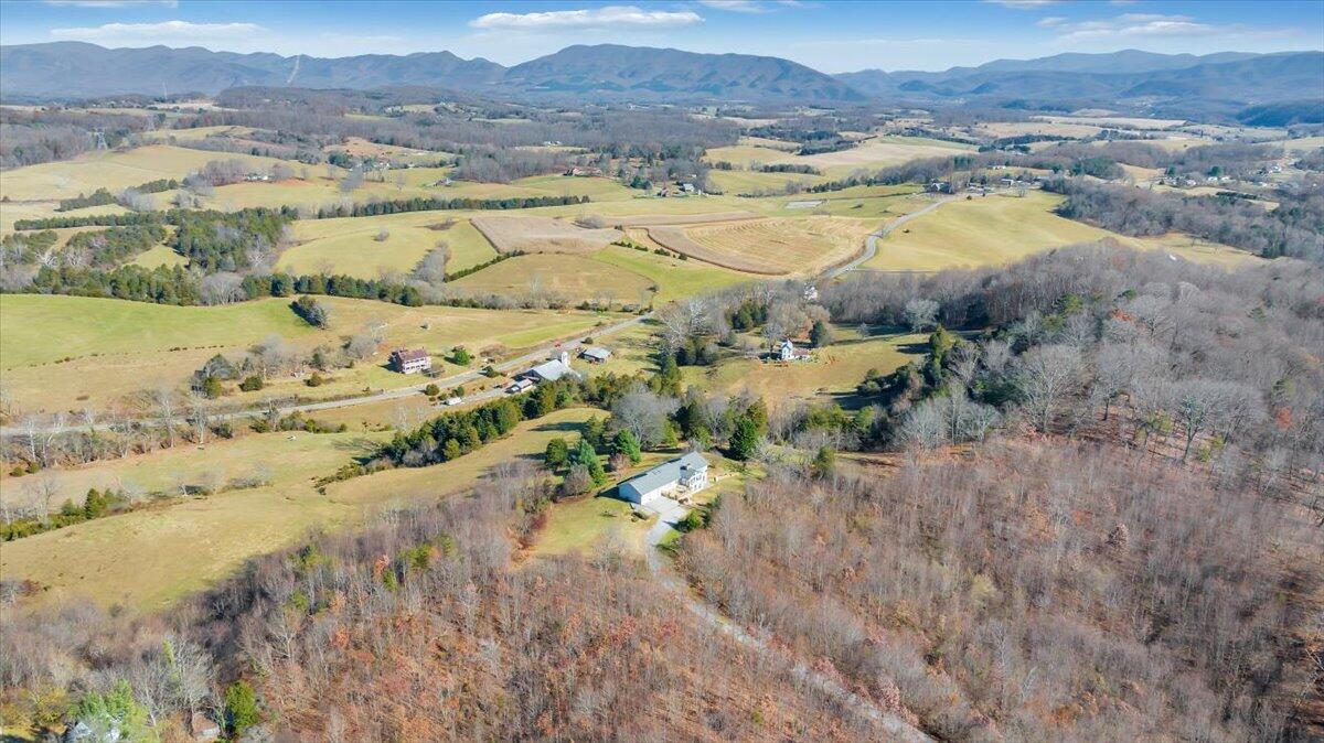 242 Trevey Road Buchanan, VA 24066 - Photo 93 of 126 91-DJI_20231123100502_0035_D_MIB