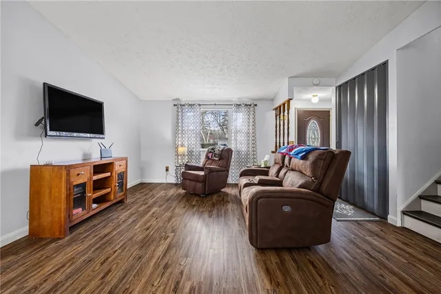 $289,900 | 842 Independence Drive, Webster, NY 14580