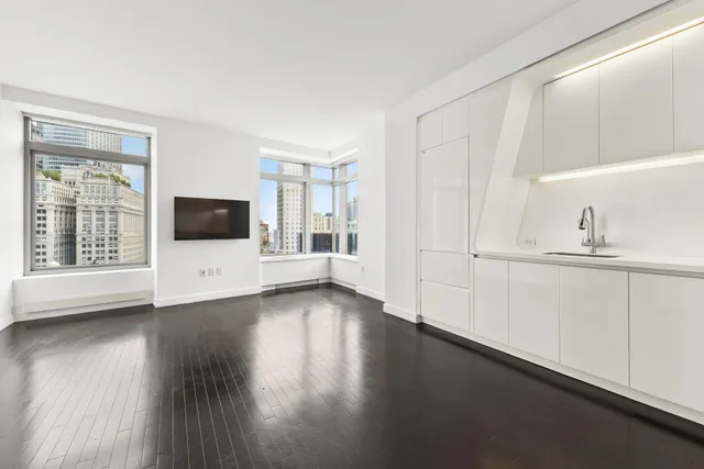 $1,500,000 | 123 Washington Street, Unit 42F | Financial District