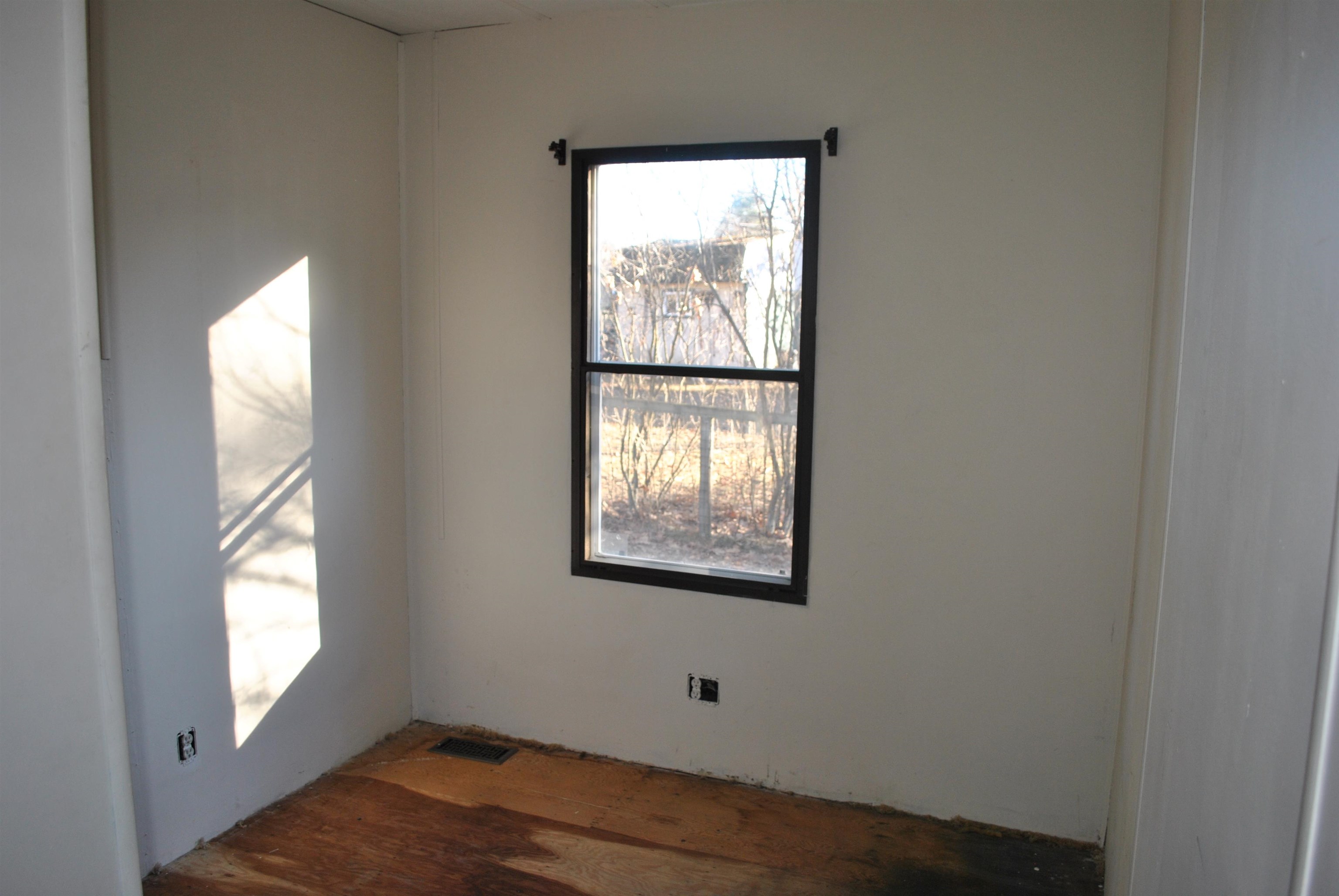 18 Silver Bell Mobile Home Park Rochester, NH 03868 - Photo 4 of 19