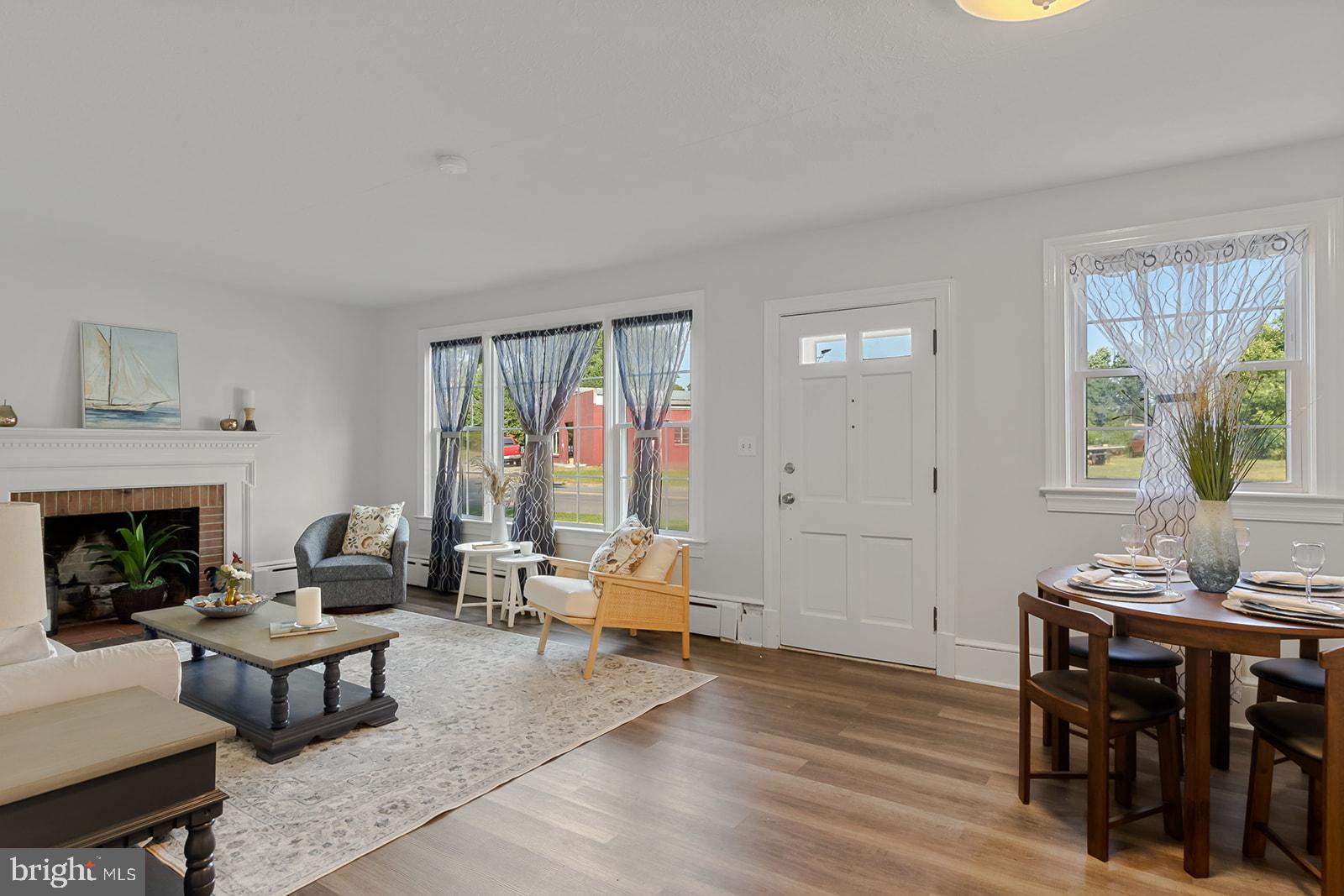 52 Lake Road Lottsburg, VA 22511 - Photo 12 of 42 Front door entrance to living area