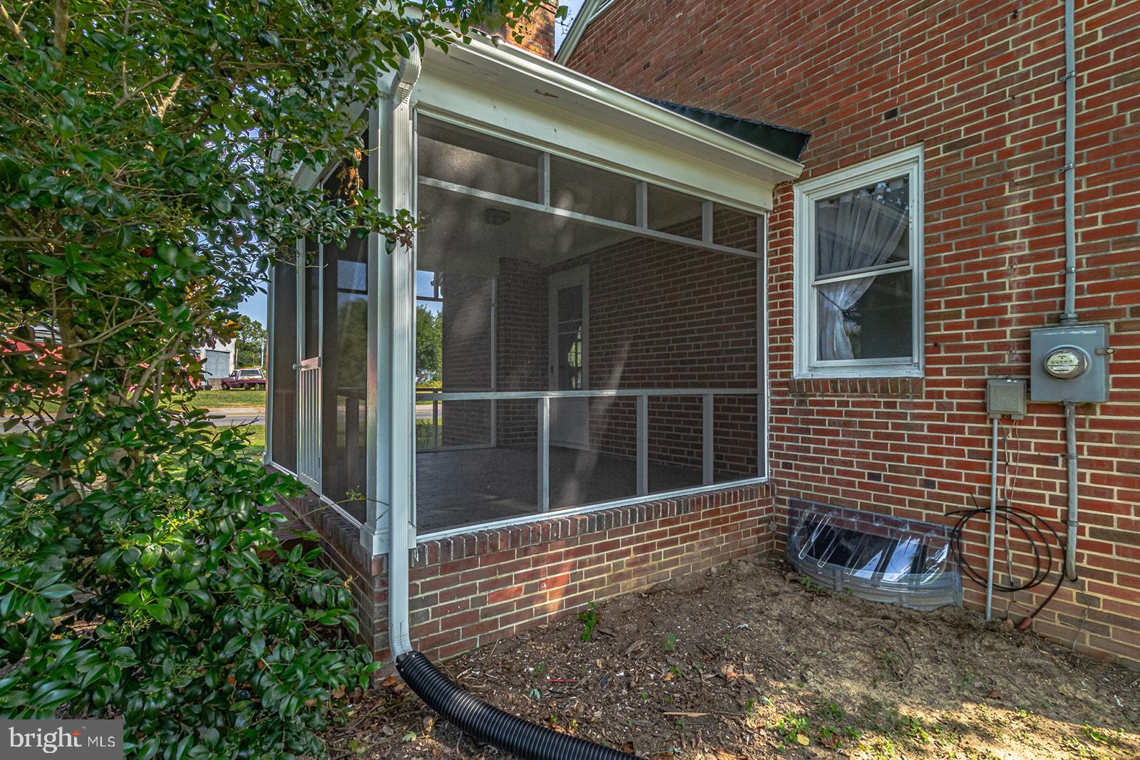 52 Lake Road Lottsburg, VA 22511 - Photo 34 of 42 Exterior of screened porch