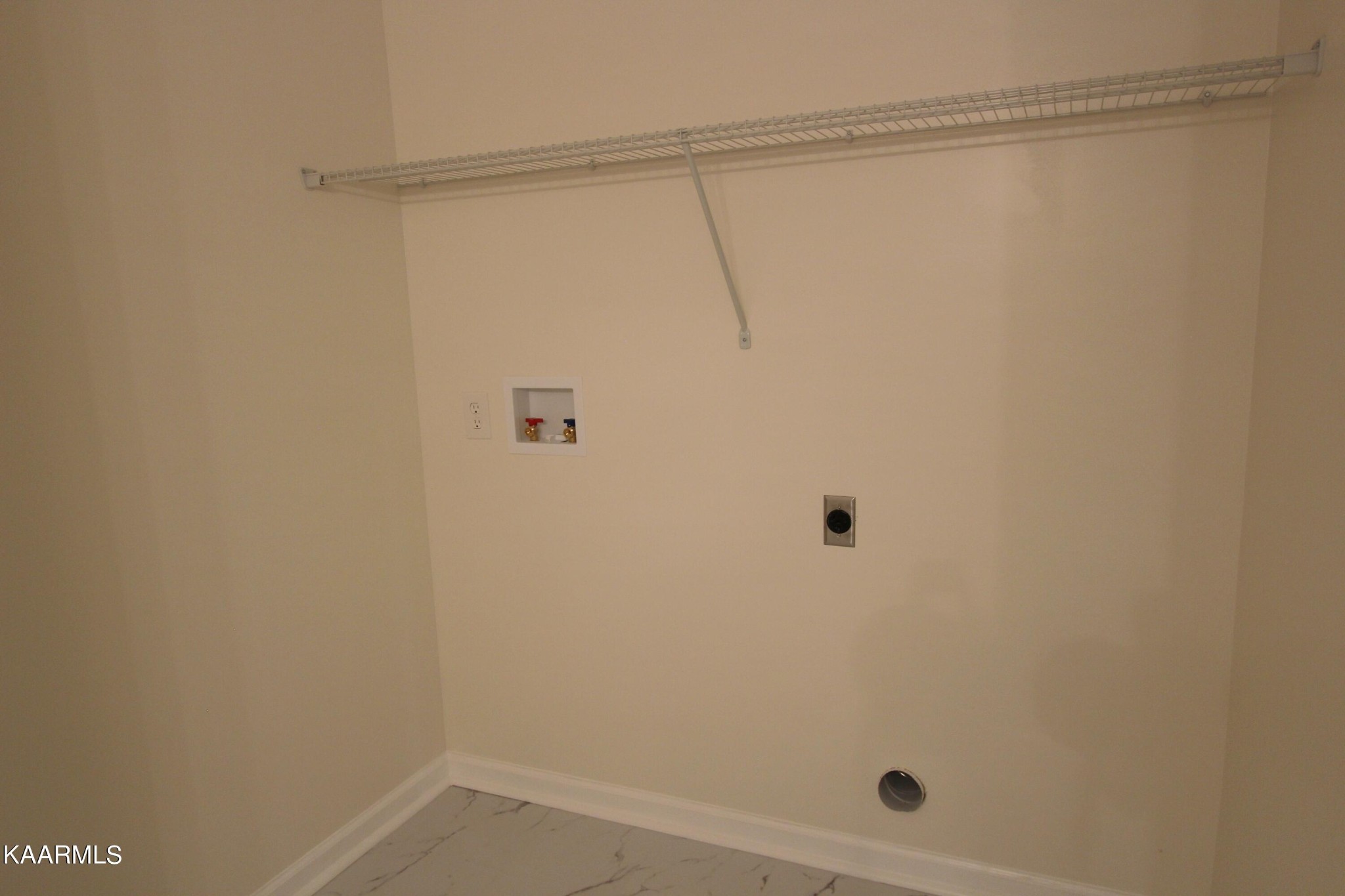 4222 Abercorn Road Knoxville, TN 37921 - Photo 22 of 33 a bathroom with a shower