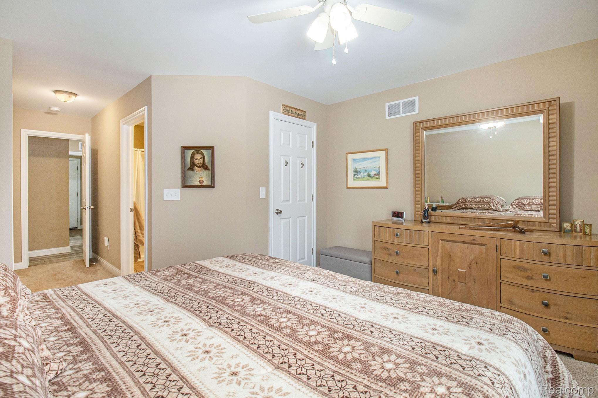 3054 Avalon Road Rochester, MI 48309 - Photo 13 of 28 MASTER BEDROOM