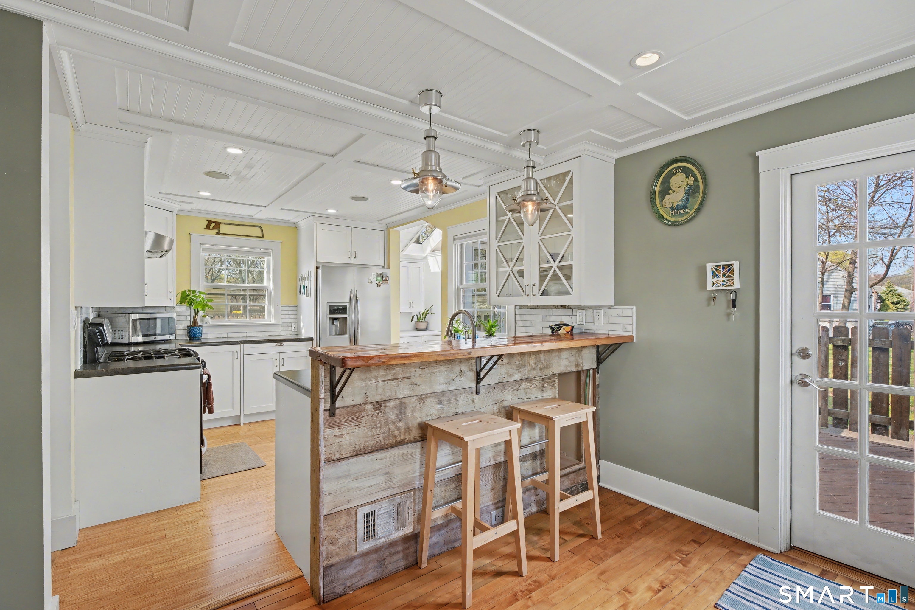 4 Dallas Street Hamden, CT 06514 - Photo 9 of 36