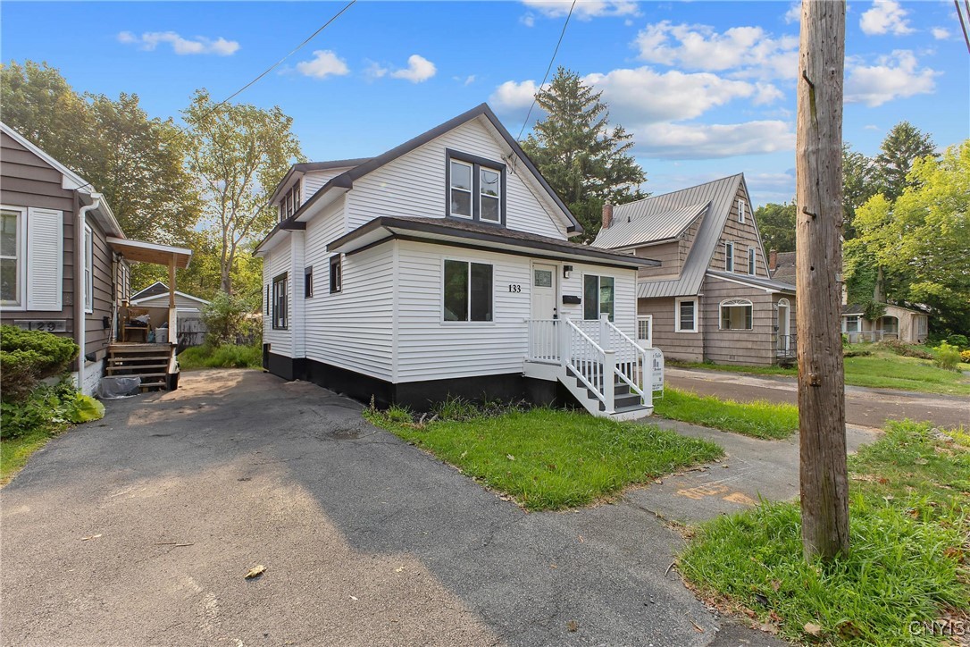 133 Ruth Avenue Syracuse, NY 13210 - Photo 1 of 11