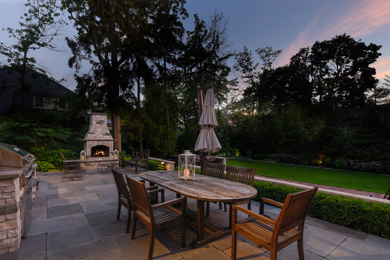 596 Arbor Vitae Road Winnetka, IL 60093 - Photo 3 of 62 a view of a sitting area with furniture and garden