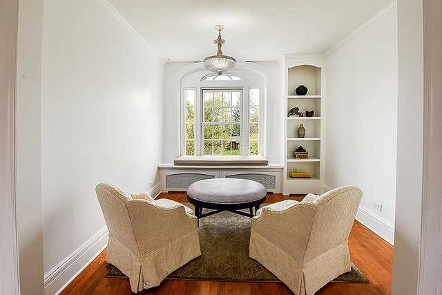 596 Arbor Vitae Road Winnetka, IL 60093 - Photo 33 of 62 a dining room with furniture and window